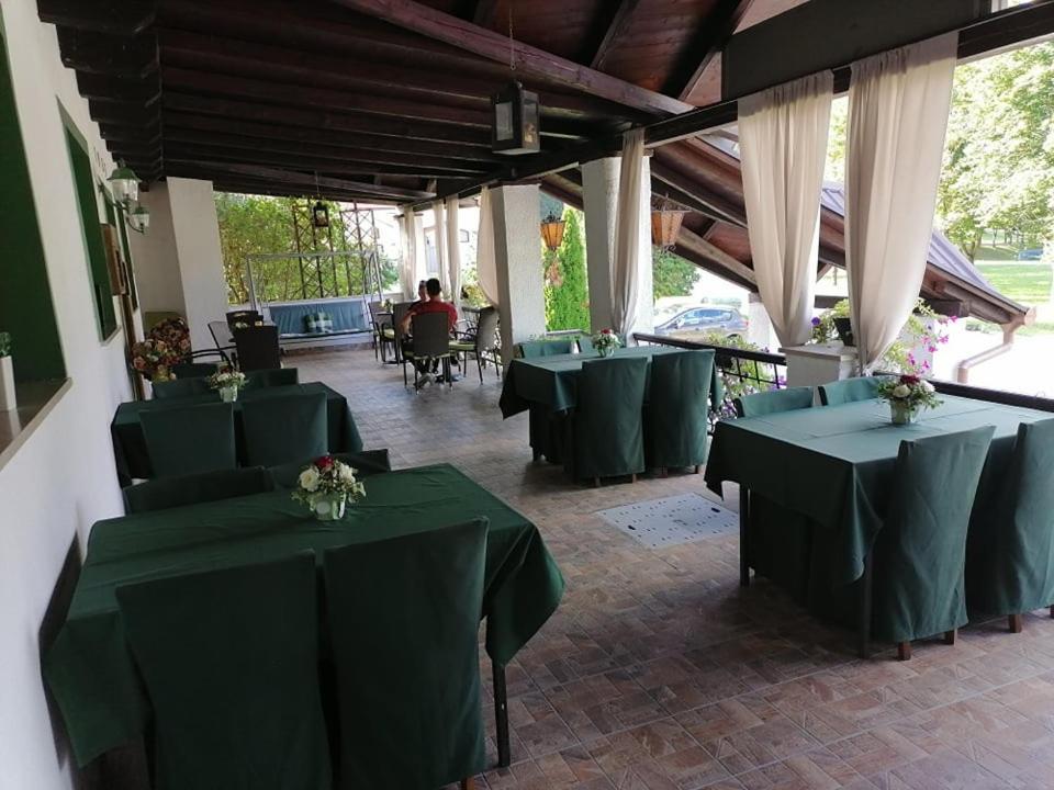 Sulentic Sobe I Restoran Bed and Breakfast Virovitica Buitenkant foto